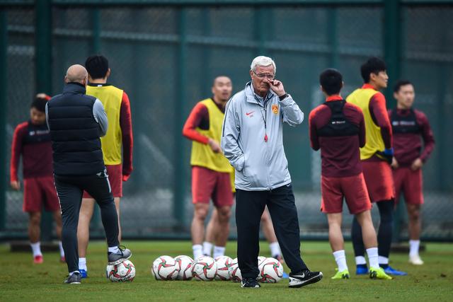 切尔西0-1落后于利兹联，穆哈雷莫维奇头球破门